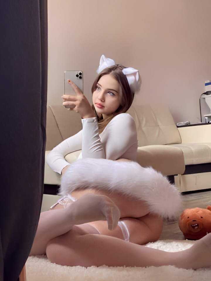 Индивидуалка Флора, доступна для личного знакомства от 10000 руб